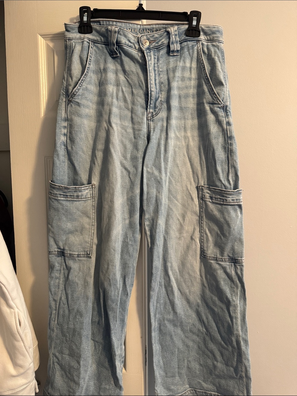 Women’s Light Wash Cargo Jeans- American Eagle